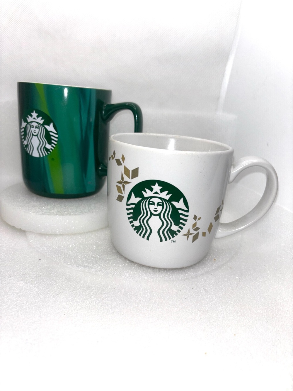Lot of 2 Starbucks Green 2022 & White  2013 Holiday Ceramic Mugs with Logo
